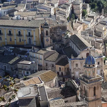 La Corte Di Ibla 2*