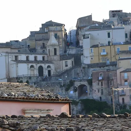La Corte Di Ibla Maison d'hôtes 2*
