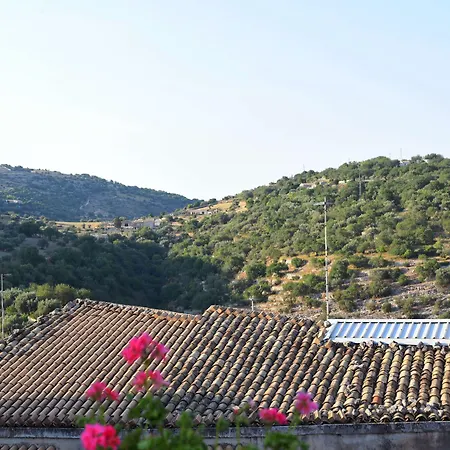 La Corte Di Ibla 게스트하우스 4*
